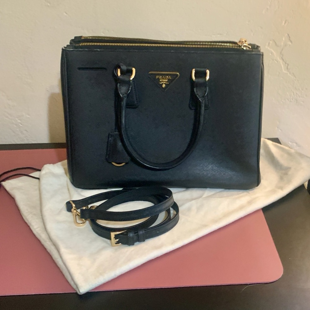 Gorgeous Large Prada Black Saffiano Leather Tote with Gold Hardware like new!!